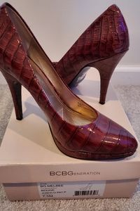 BCBG PUMPS